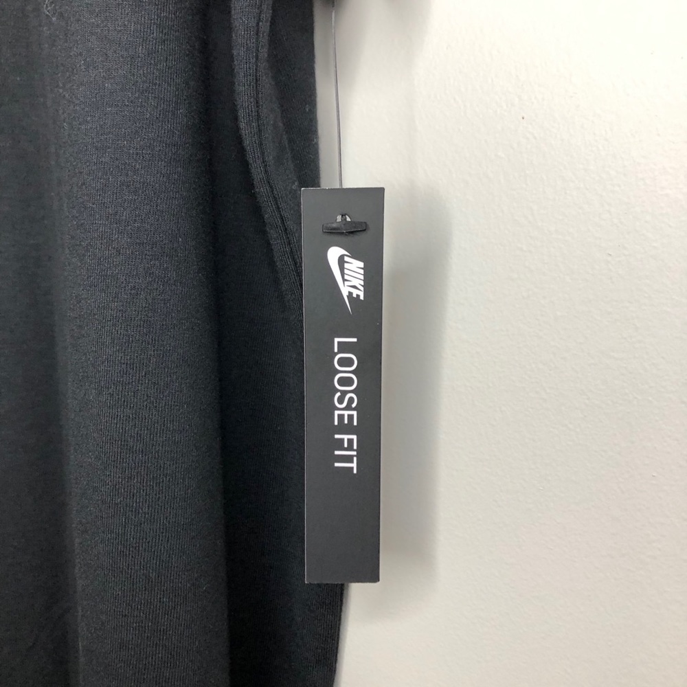 The Nike Black Tee Bloom Graphic Oversized Tee NWT - Picture 4 of 6